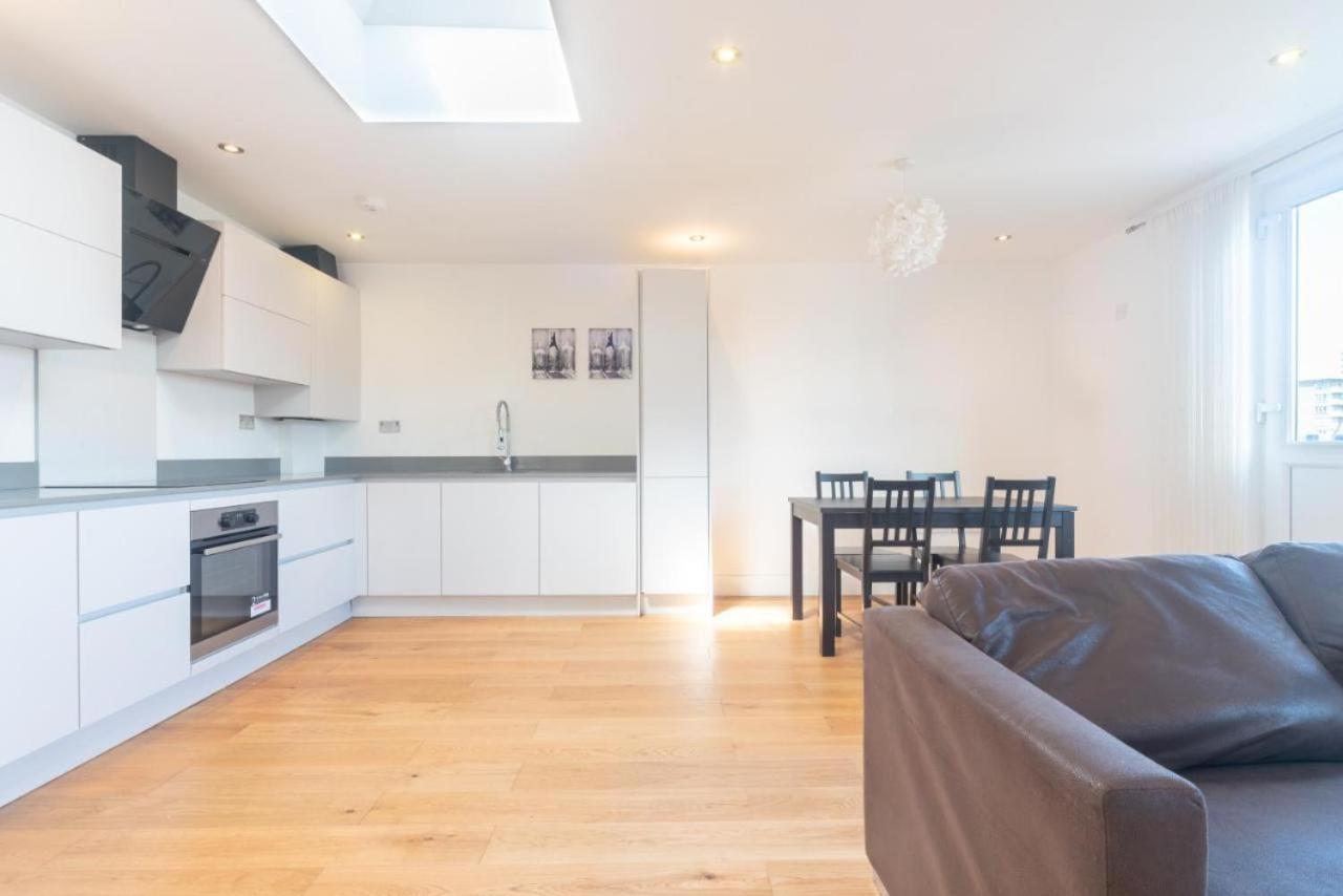 Apartment Lovely Penthouse Near Canary Wharf