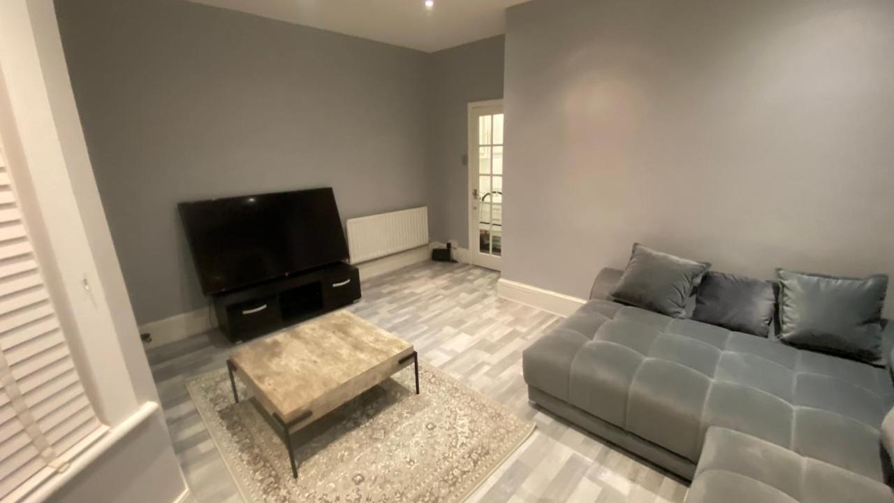 Snug 1 Bedroom Flat London