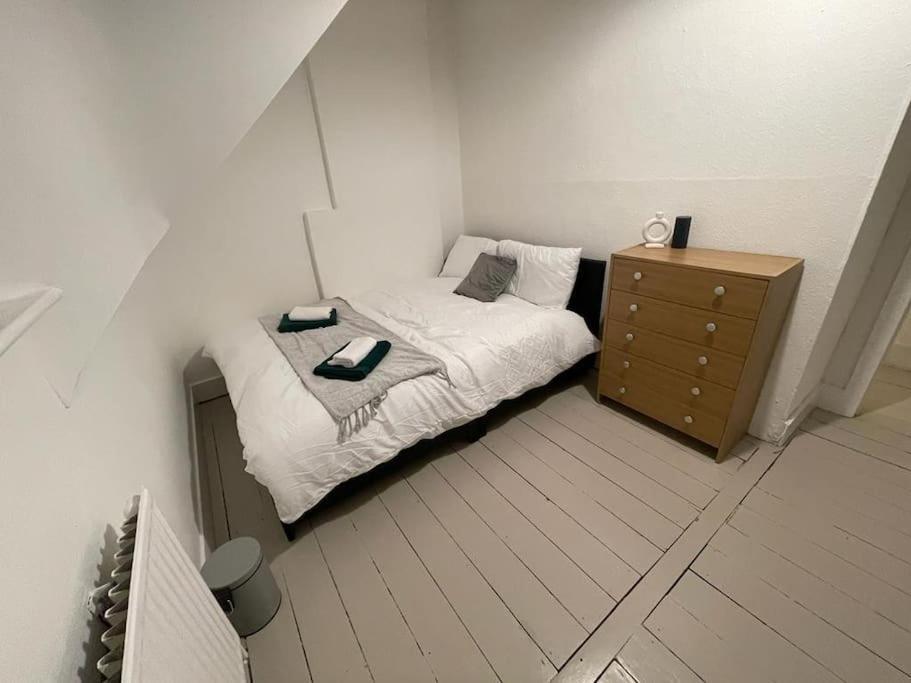 Comfy 2 Bedroom On Tower Bridge Apartamento Londres