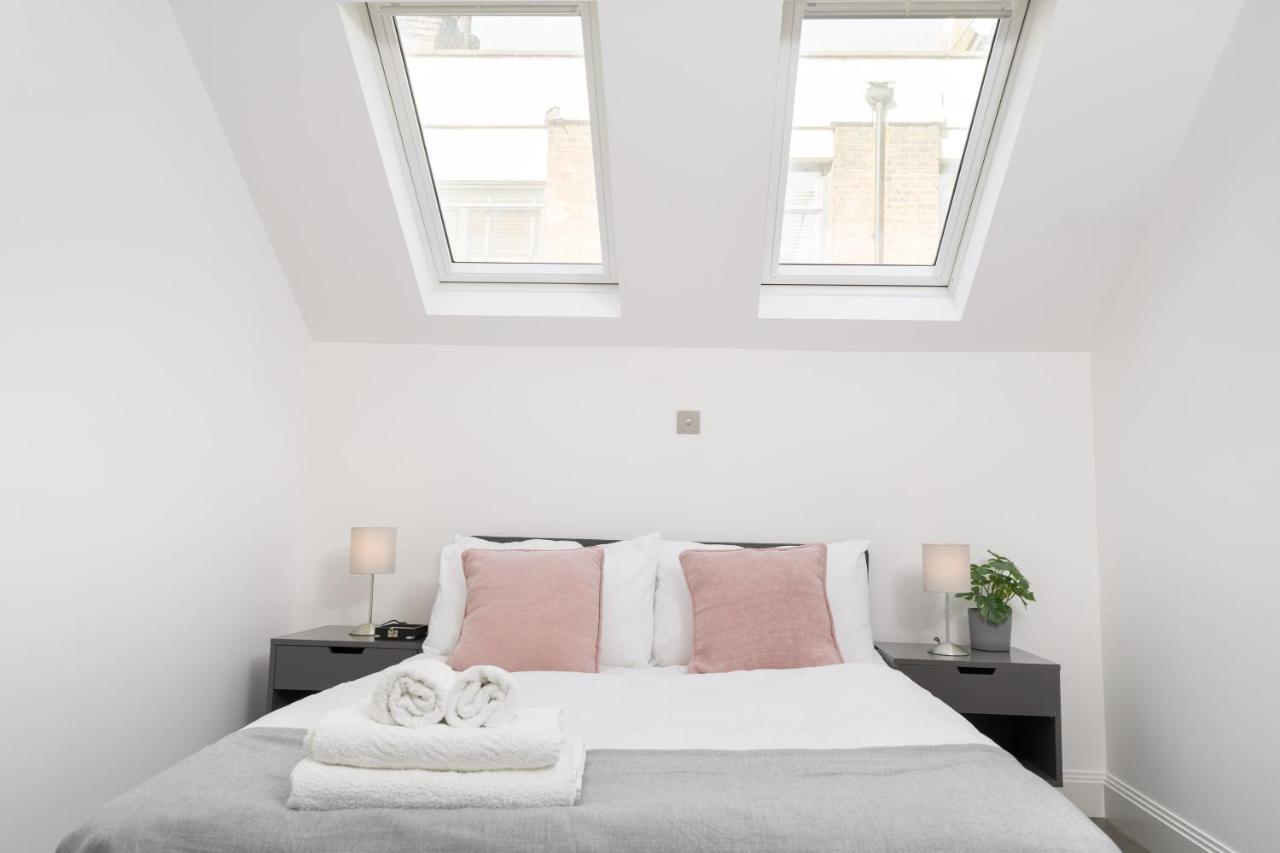 Oxford Street 2 Bedr, 3 Beds, 2,5 Bath, 2 Min Subway Leilighet *