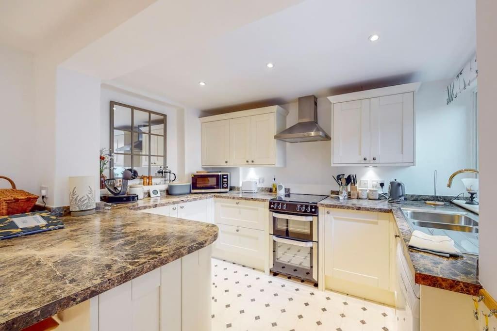 Stunning One Bedroom In Honor Oak Appartement Londen