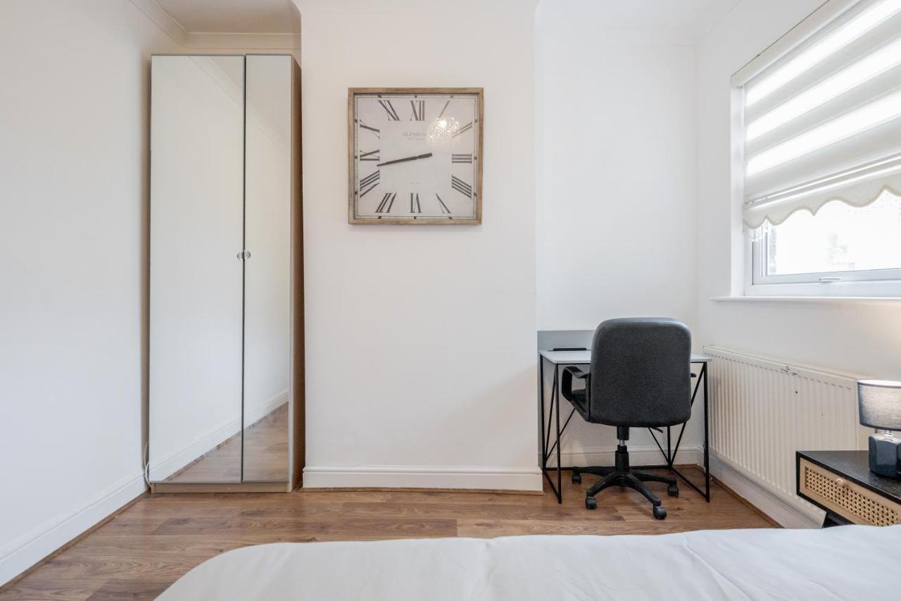 Leilighet Entire Lovely Family With Parking, Wifi, Netflix, Self Check-in *