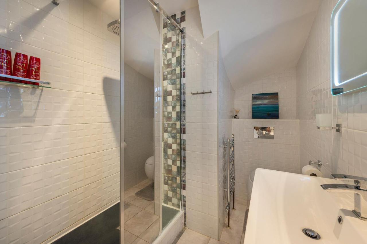 Appartement Spacious Two Bedroom By Zoo Londen