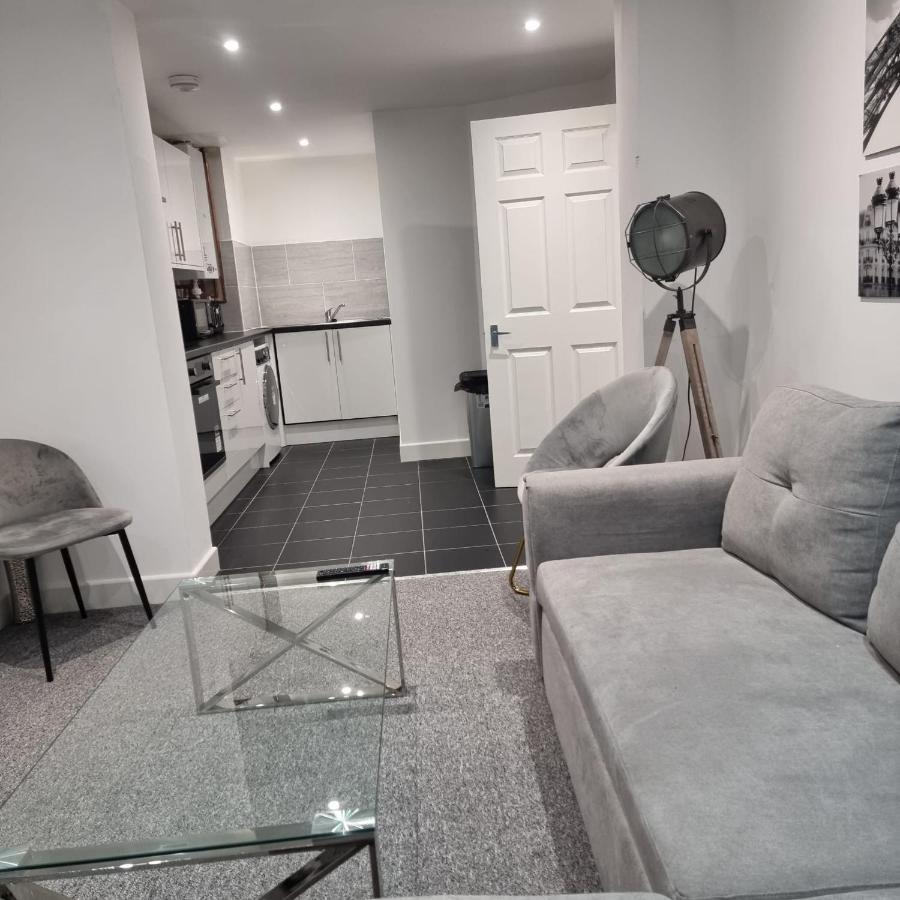 Classic 2 Bed In Oldkent Road Leilighet *