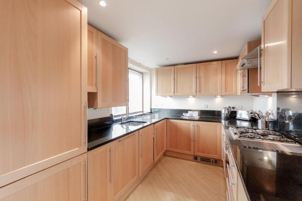 Roomspace Serviced - The Courtyard *