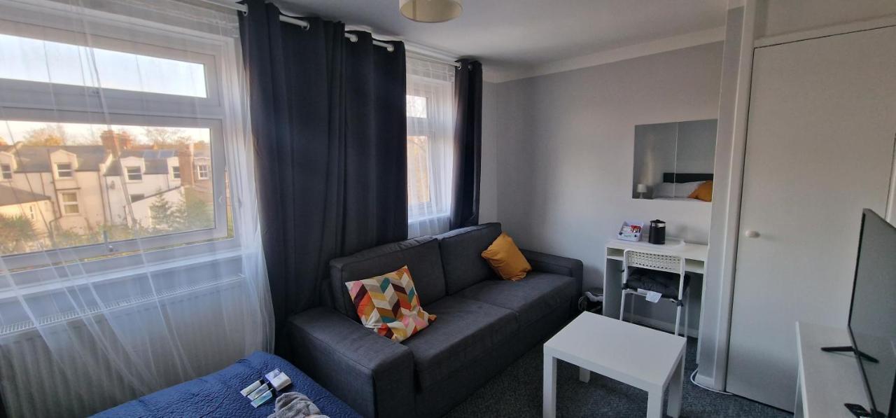 Cade Castle - Tulse Hill London