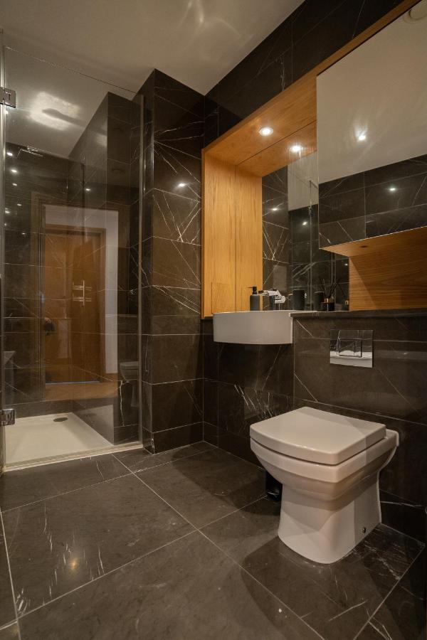 Canary Wharf Luxury Flat W/ View & Terrace Leilighet London
