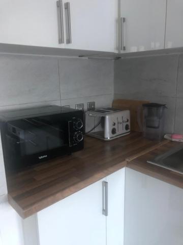 Flat: Quick Access, Refurbished 3-bed Near Station London