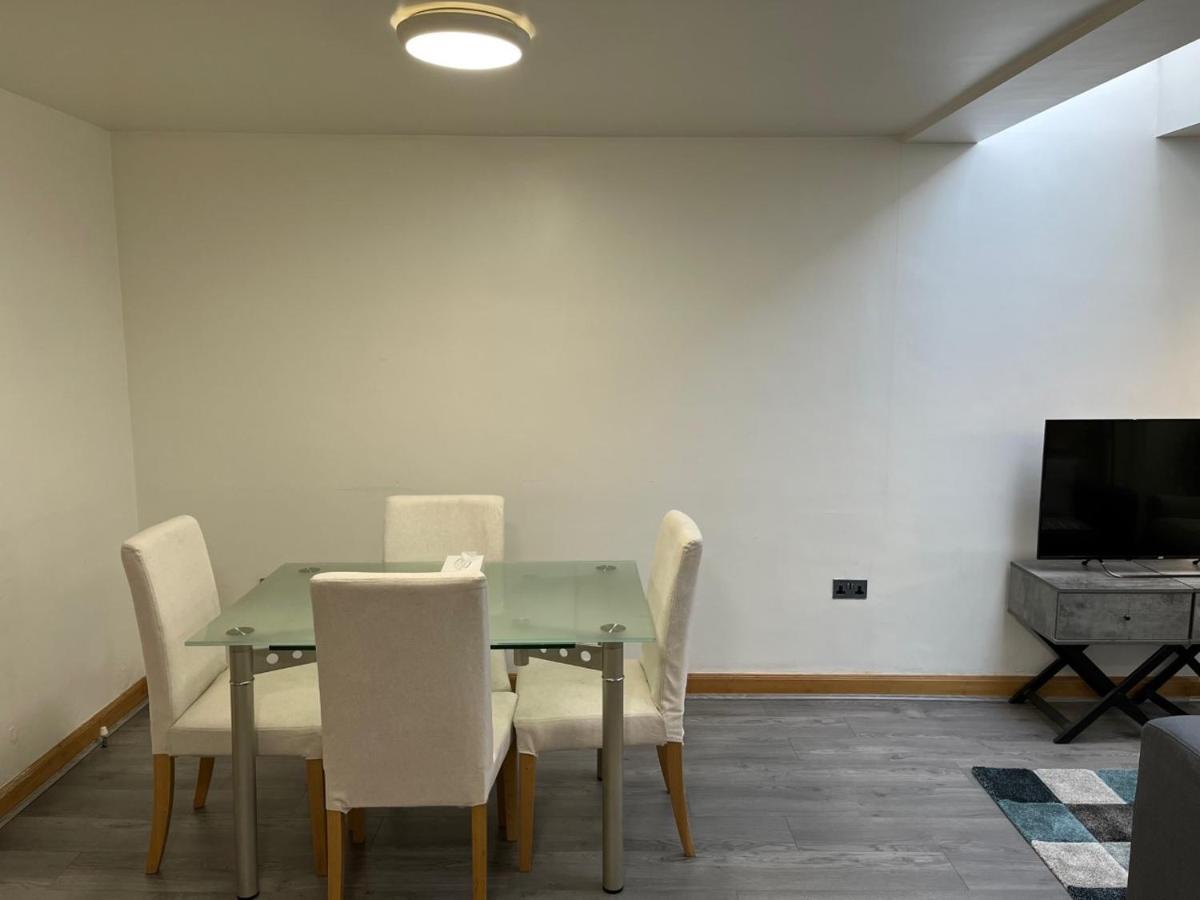 Three Bedroom House In Tooting By Star Holiday home *