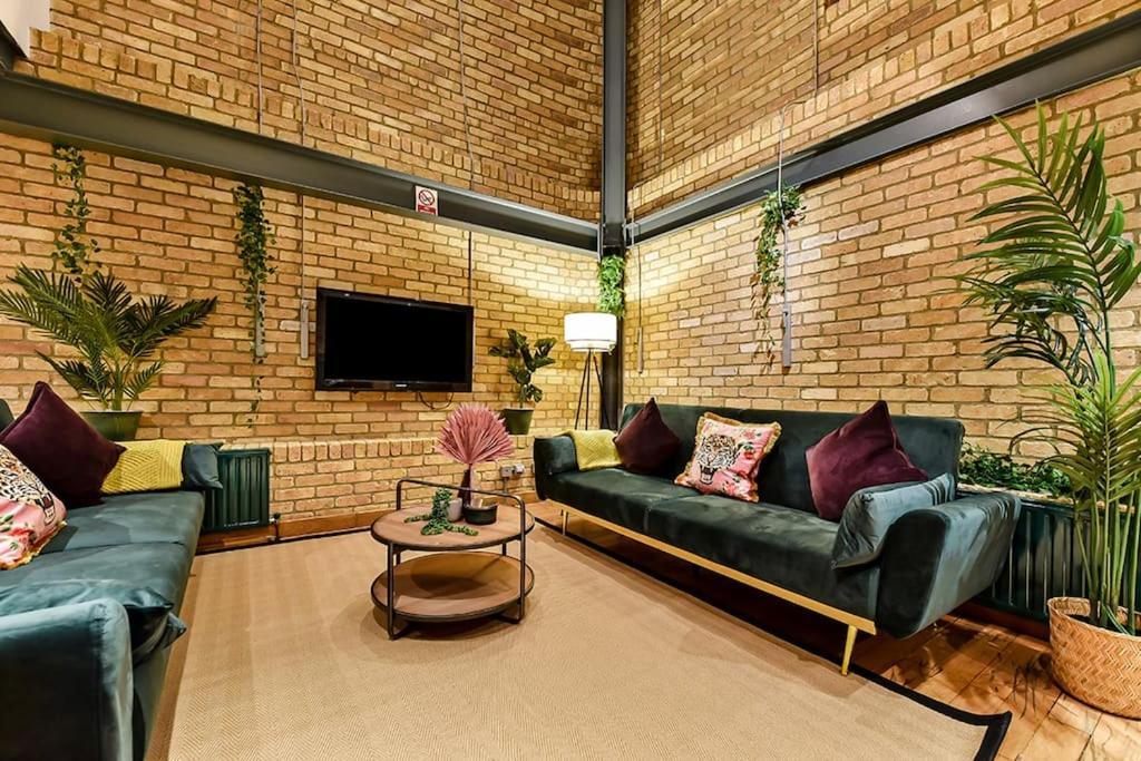 Leilighet Spacious 2 Bed Urban Jungle Flat, London