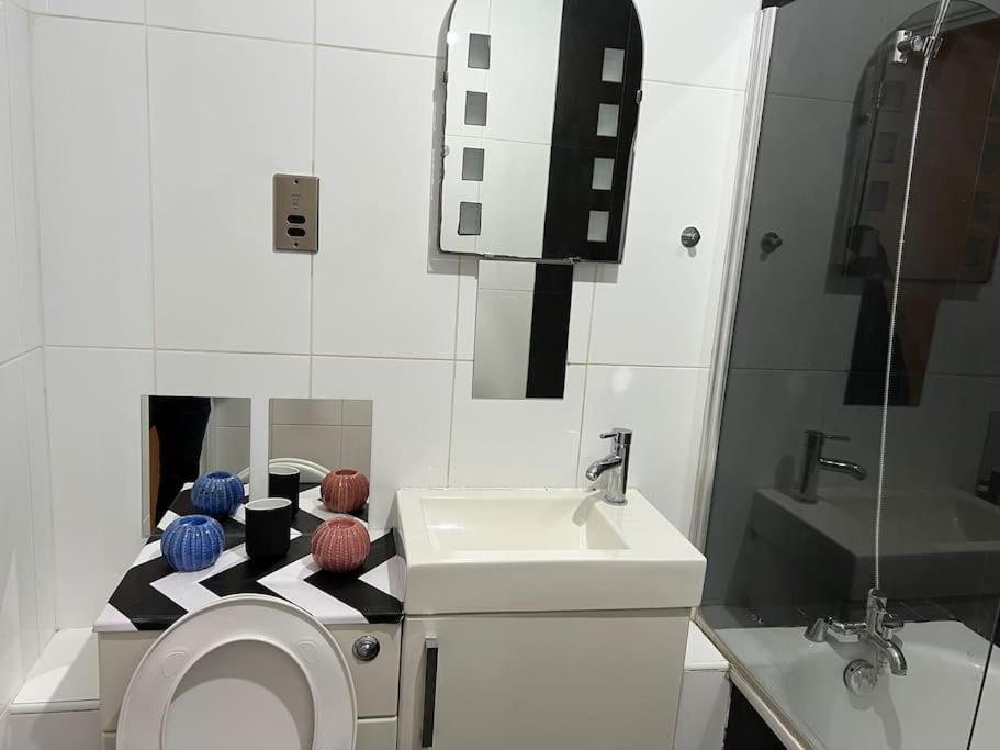 Cosy Entire In Whitechapel/commercial Rd Leilighet *