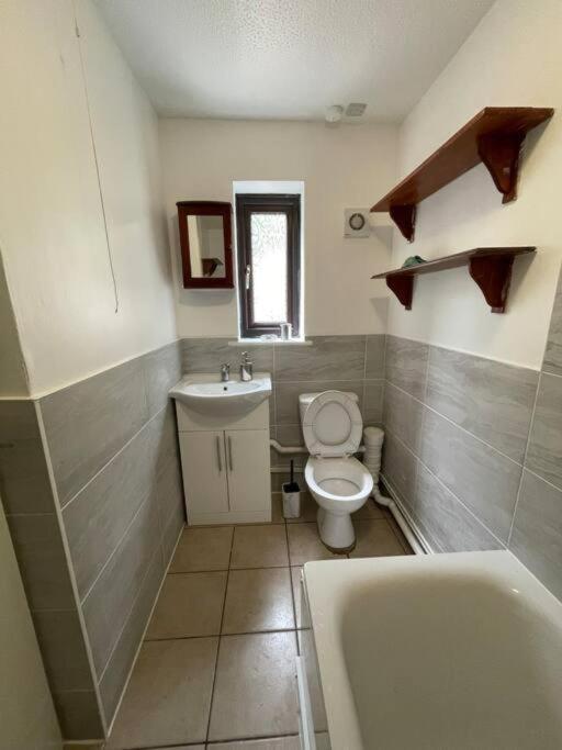 Appartement Lovely 4 Bedroom 2 Bathroom