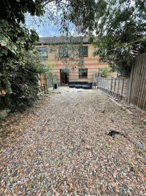 Appartement Lovely 4 Bedroom 2 Bathroom