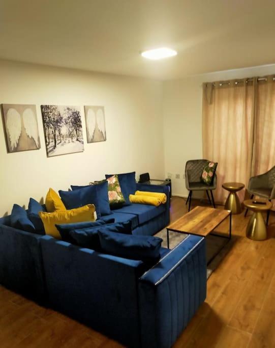 Impeccable 2-bed House Leilighet