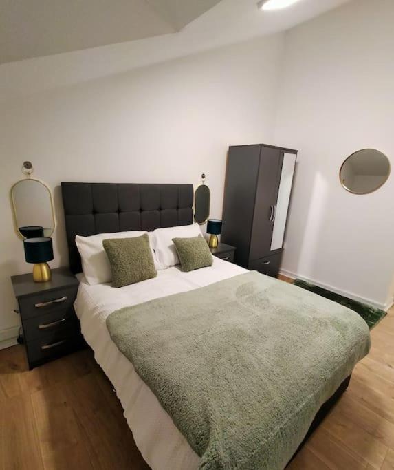 Impeccable 2-bed House Leilighet *