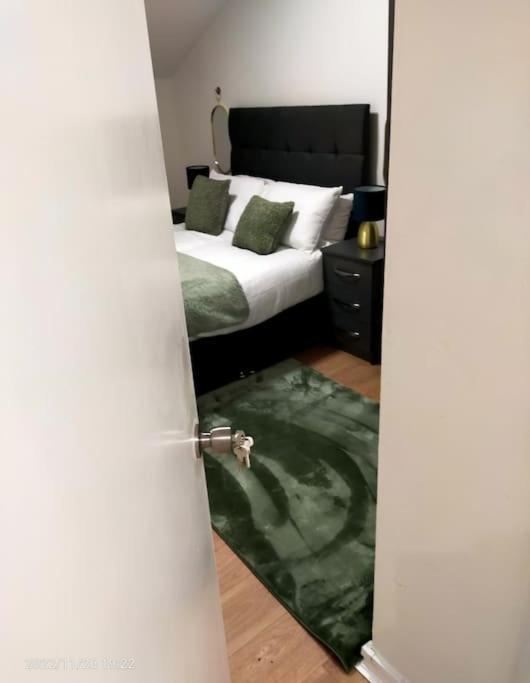 Impeccable 2-bed House Leilighet London
