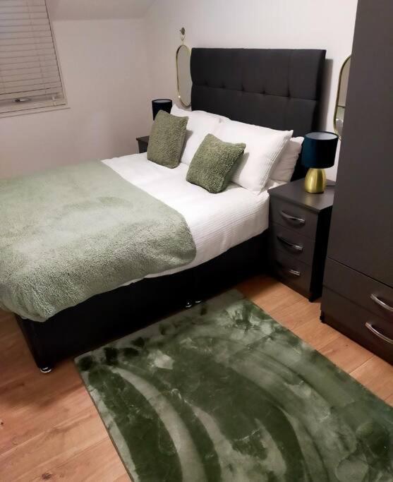 Impeccable 2-bed House Leilighet London