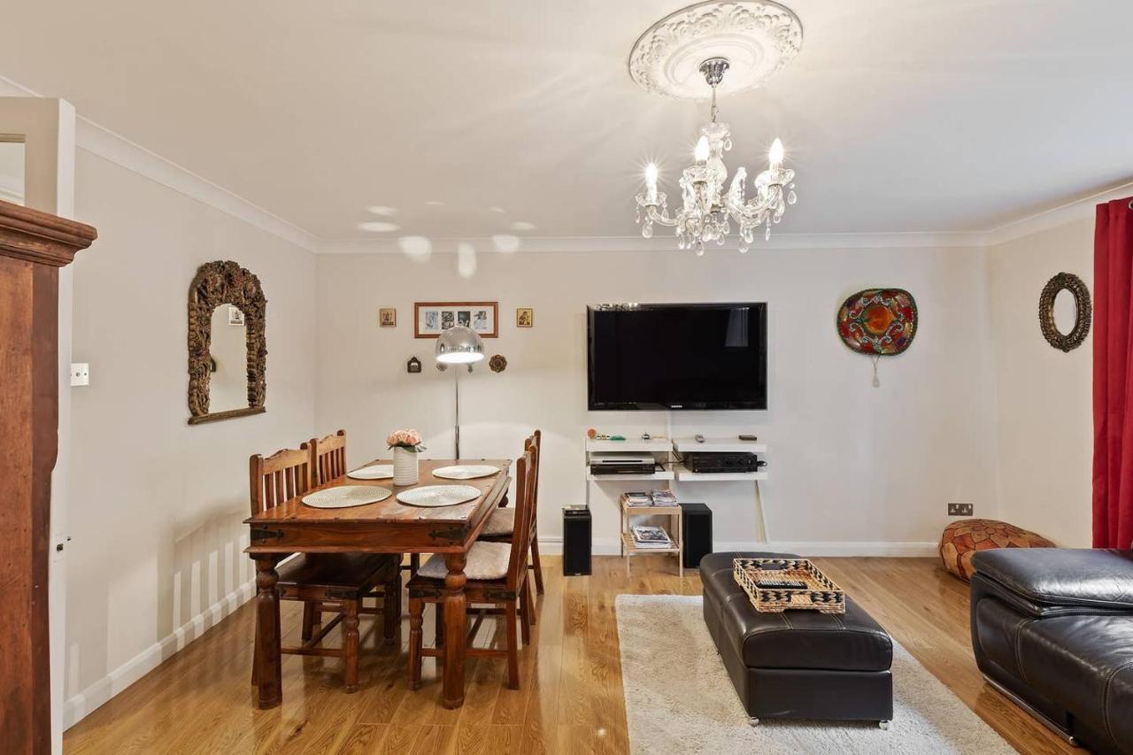 Appartement Beautiful And Cosy 2 Bedroom Flat *
