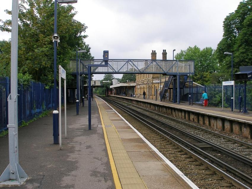Vintage 3 Bedroom House Near Catford - 1 Double Bed, 3 Single Beds, Max 5 People Appartement *