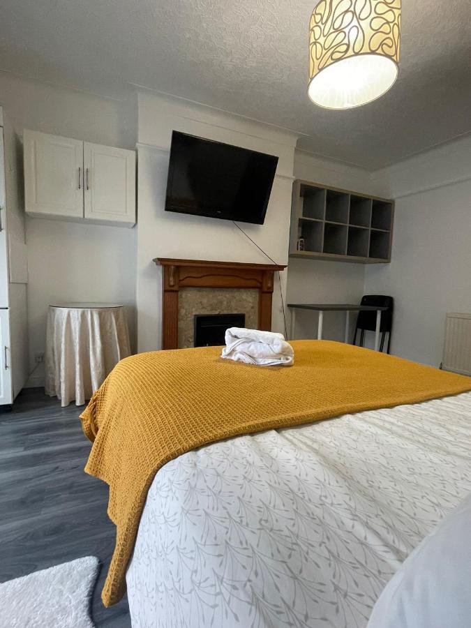 Beautiful Private In Willesden Appartement Londen