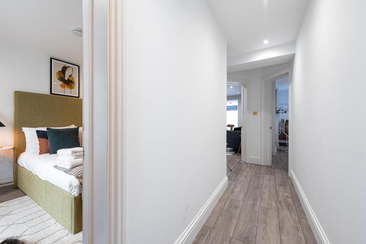 Notting Hill By Capital * London