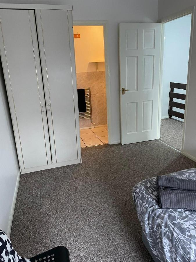Appartement Lovely 4 Bedroom 2 Bathroom