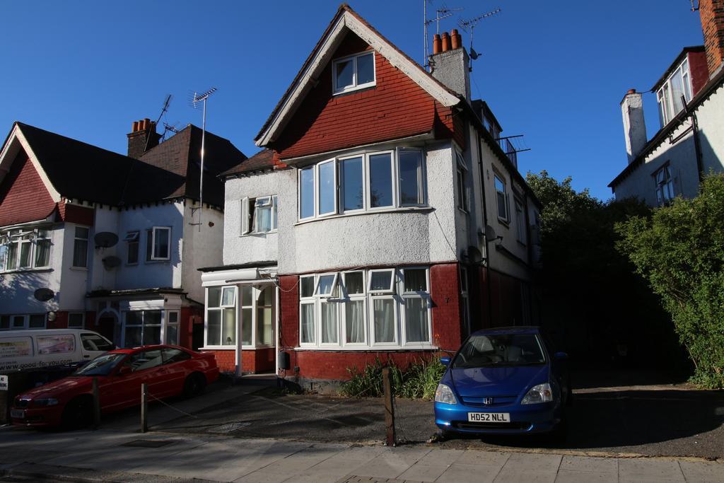 Golders Green * London