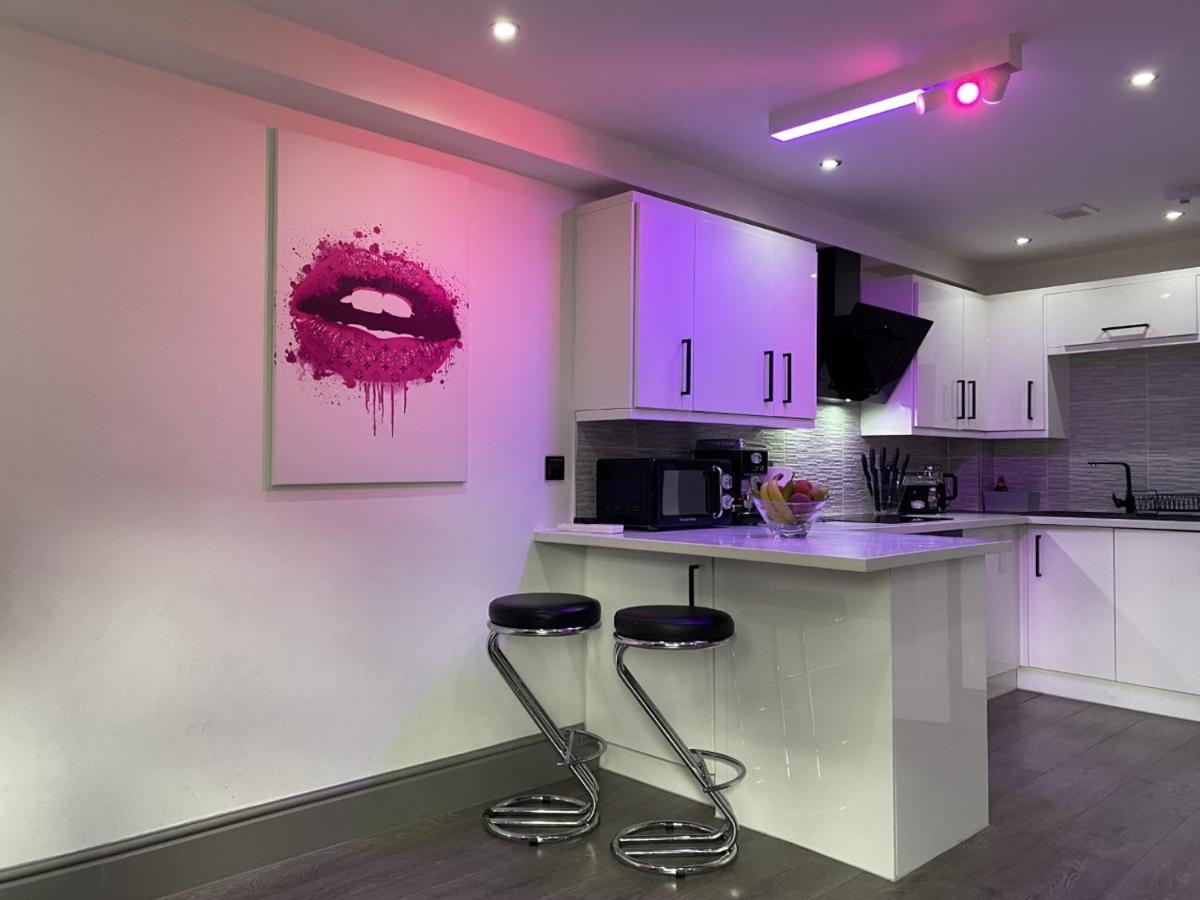Appartement Modern Spacious 1 Bed With Free Parking In Trendy Inner Suburb 15 Mins Walk To Victoria Line Underground Then 20 Mins To Oxford Street 