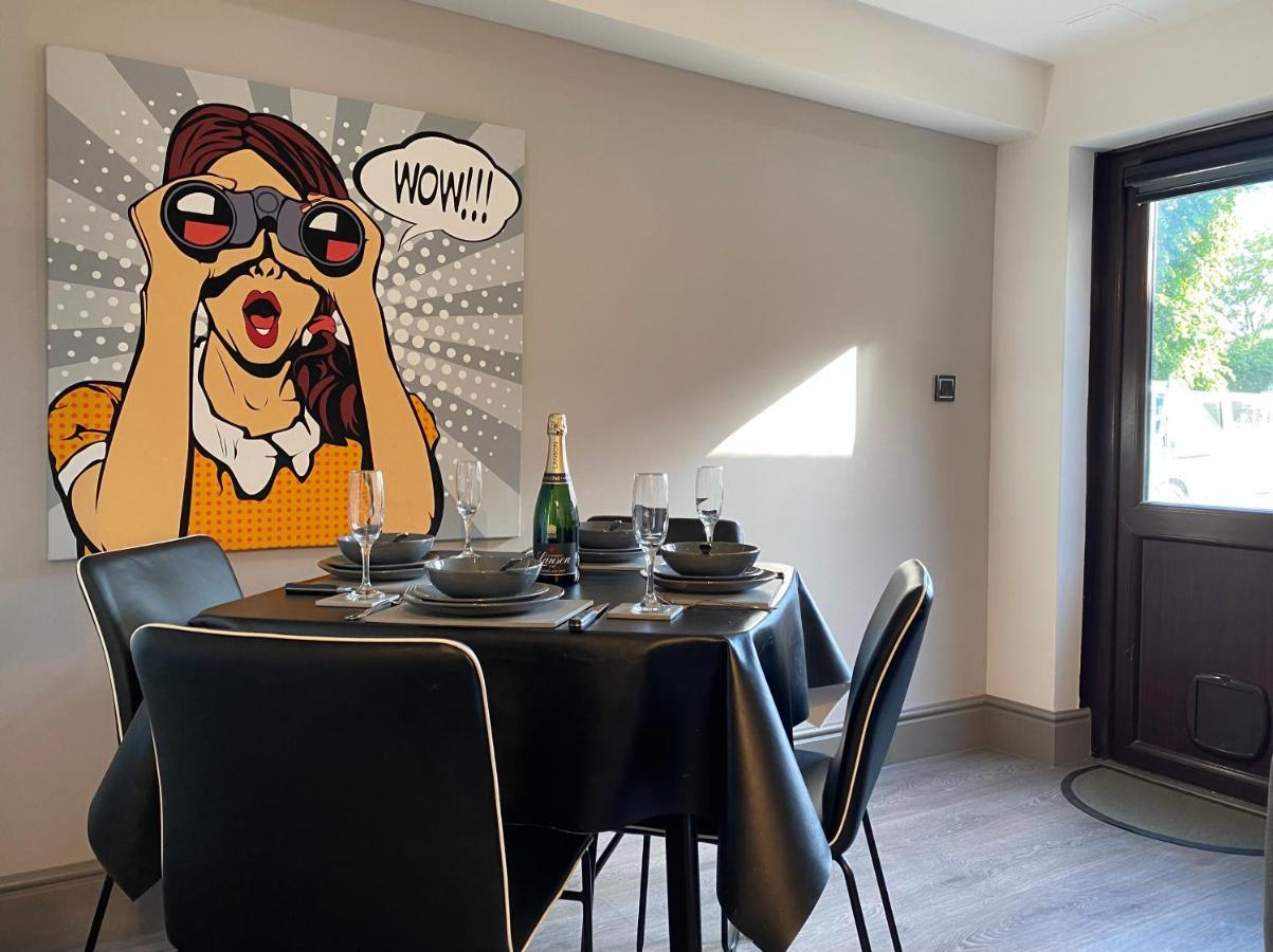 Apartment Modern Spacious 1 Bed With Free Parking In Trendy Inner Suburb 15 Mins Walk To Victoria Line Underground Then 20 Mins To Oxford Street 