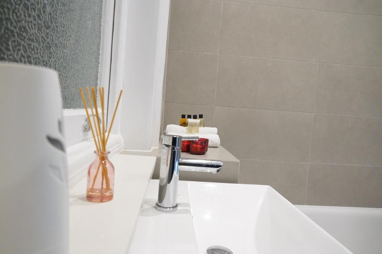 Leilighet 3 Bed 2 Bath London