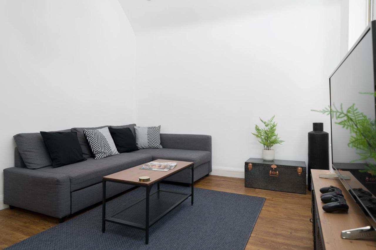 Your Own House, 2 Bedr, 3 Beds, 2,5 Bath, Covent Gdn Apartment *