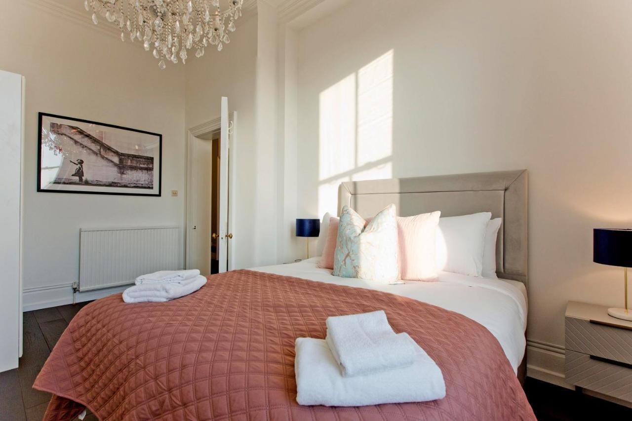 Stunning 6 Bedroom Flat *