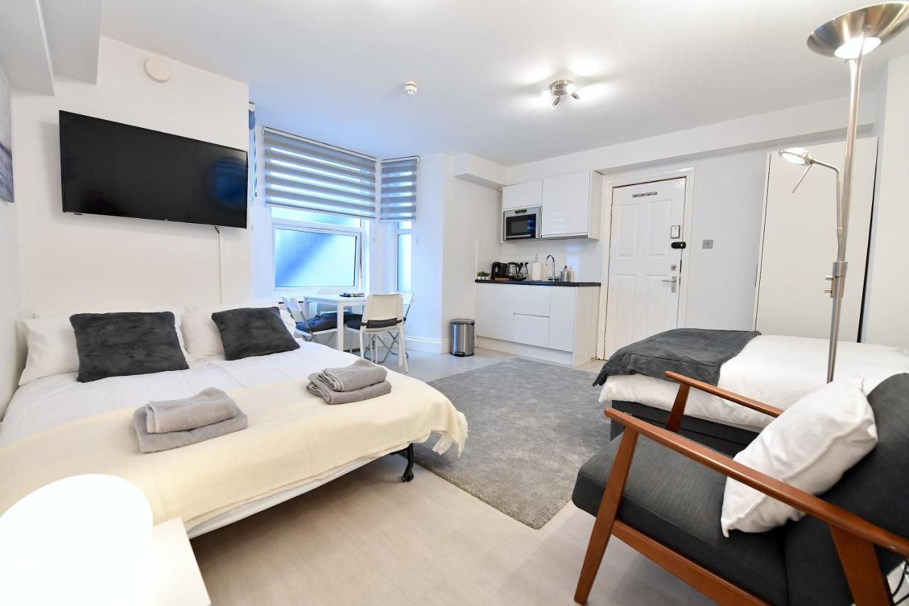 Very Close To Line Underground Shepherds Bush And Westfield Newly Refurbished Apartment *