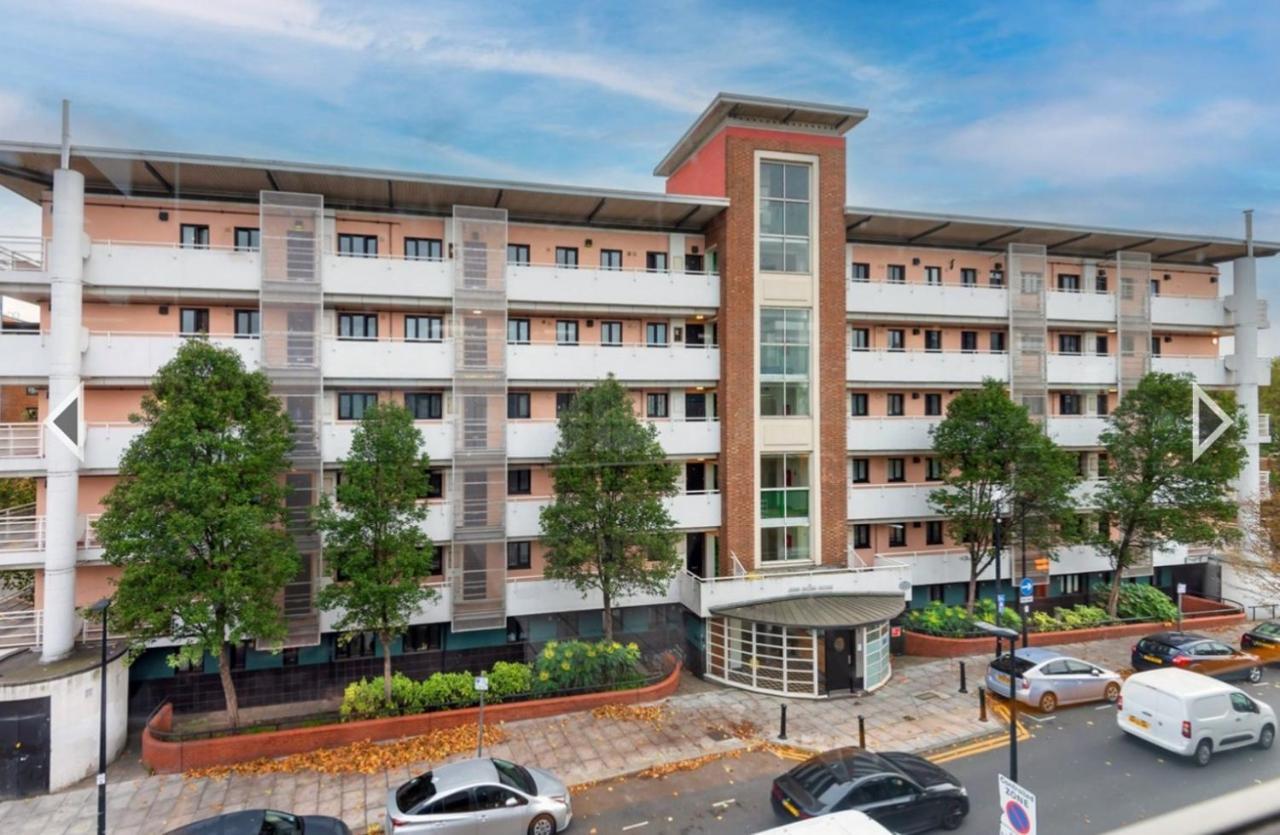 Bright, Interior, Close To The City, 2 Bedroom Apartamento