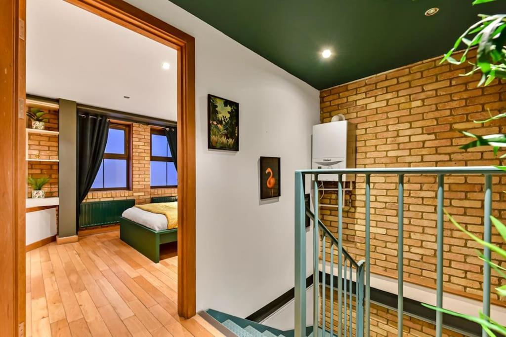 Leilighet Spacious 2 Bed Urban Jungle Flat,