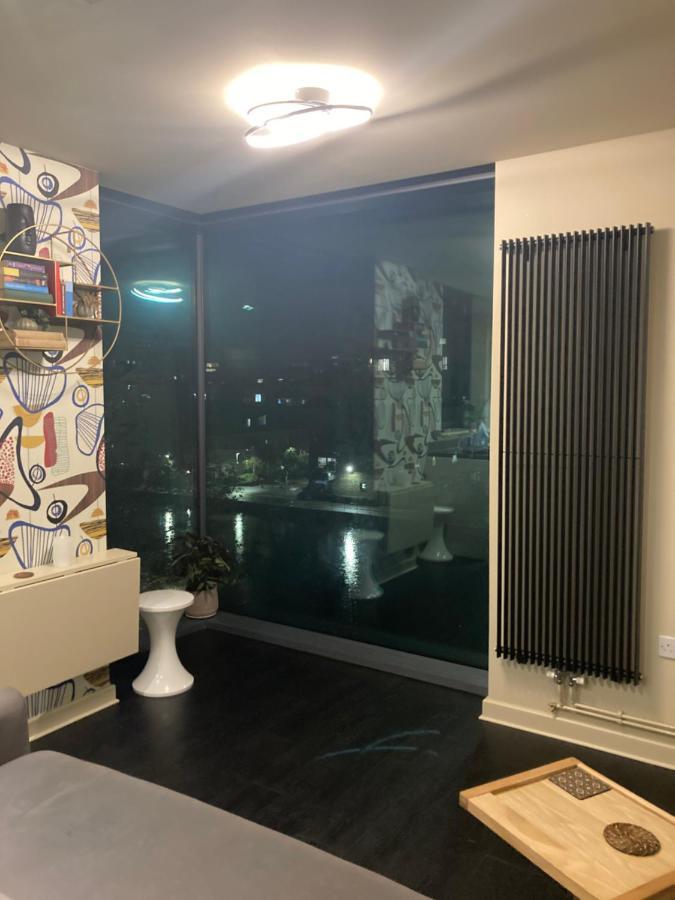 Apartment Canal View 1 Bed In Zone 1 *