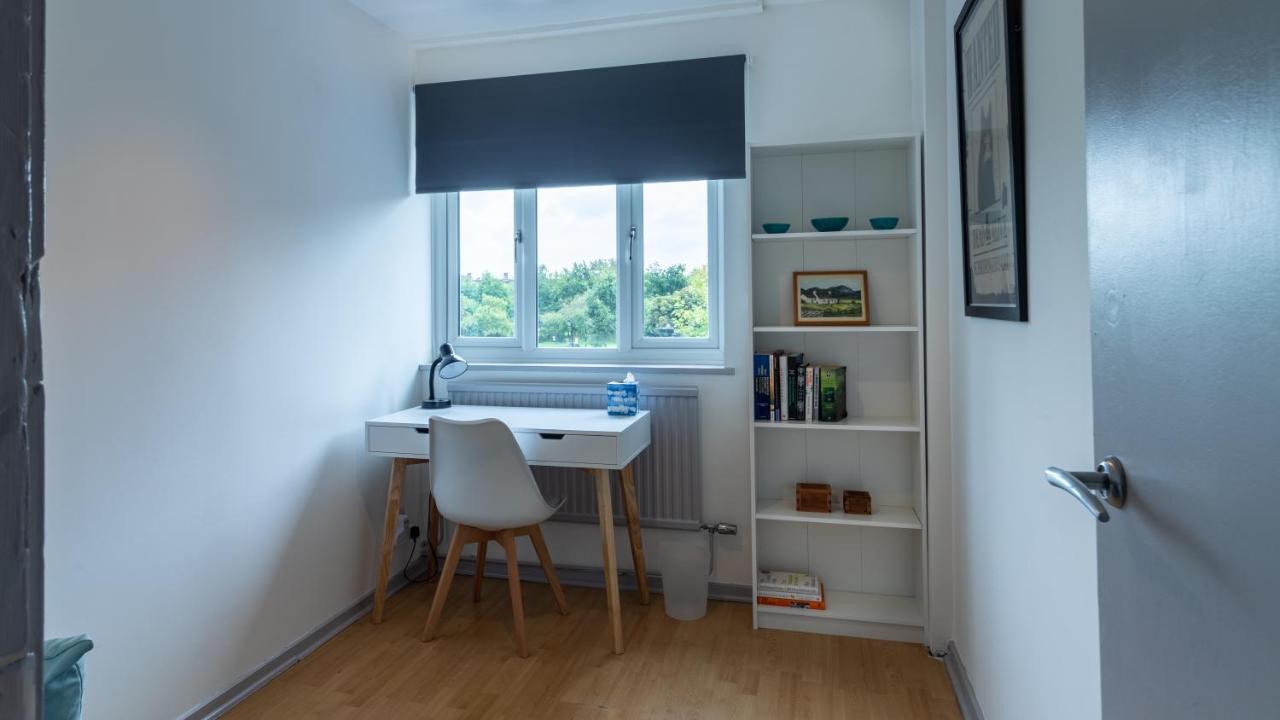 Bridge 3 Bedroom House With Reception Room, Office And Private Garden Feriehus