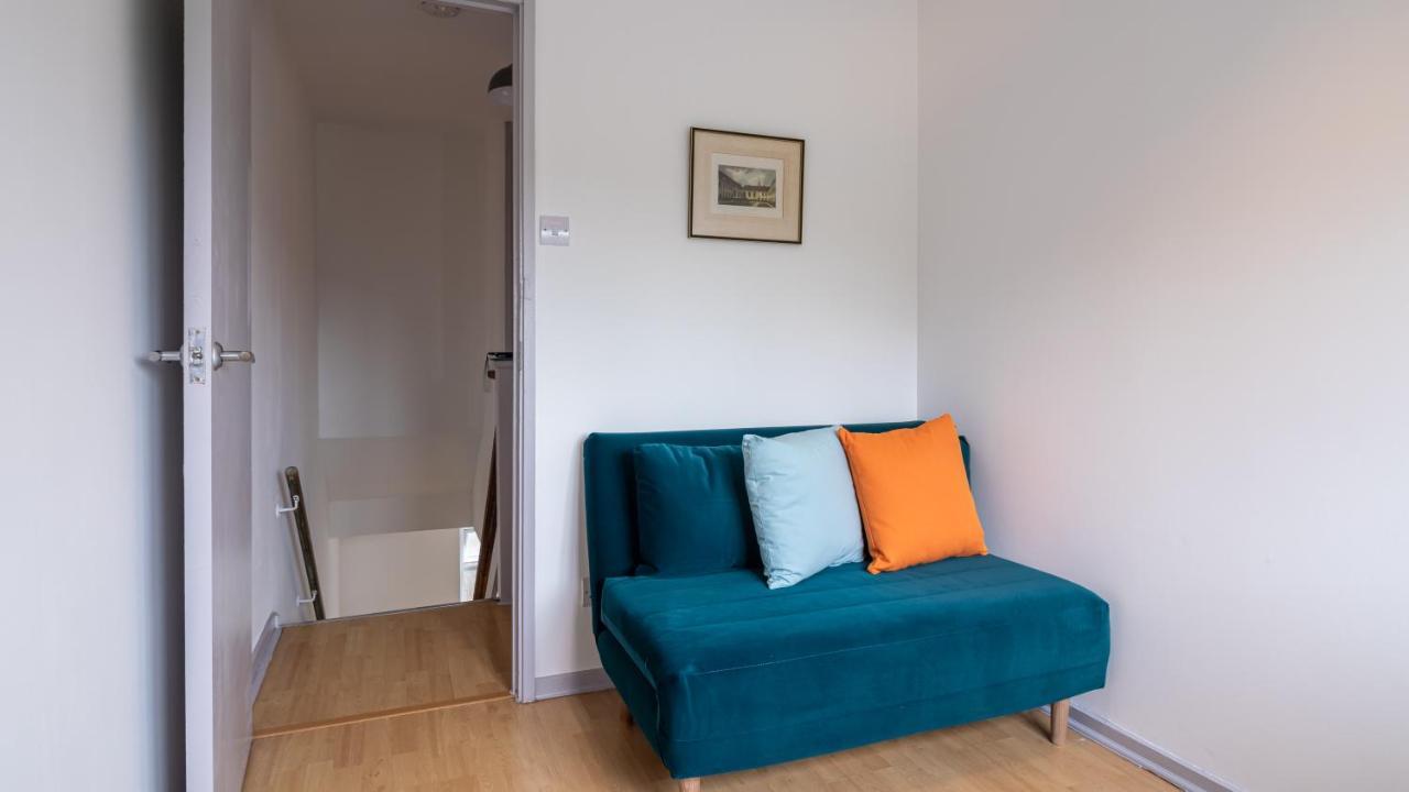 Bridge 3 Bedroom House With Reception Room, Office And Private Garden Feriehus *