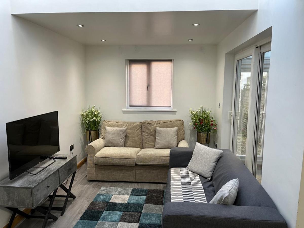 Three Bedroom House In Tooting By Star Holiday home