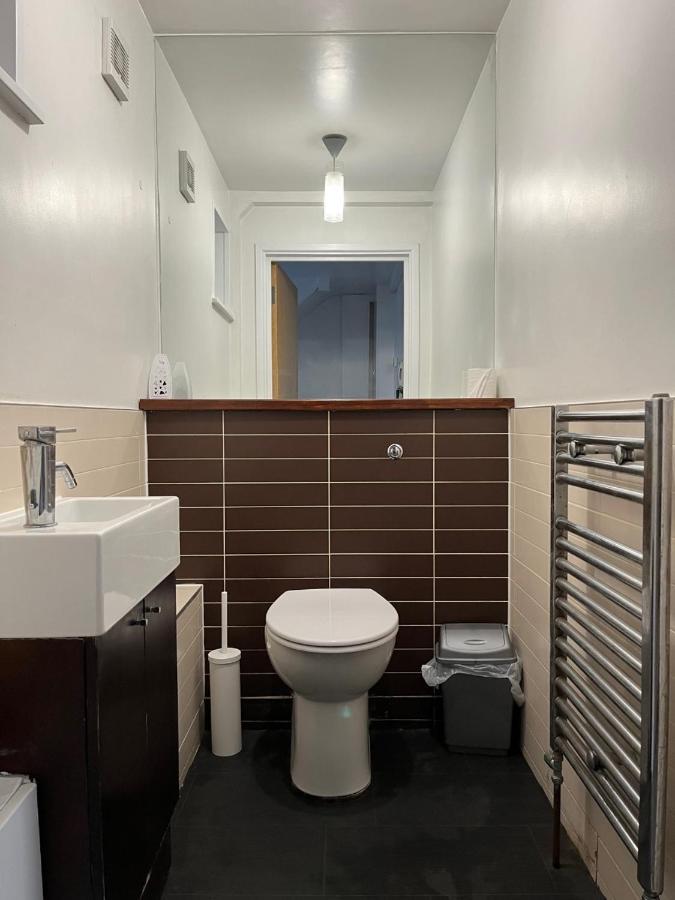 Three Bedroom House In Tooting By Star Holiday home *