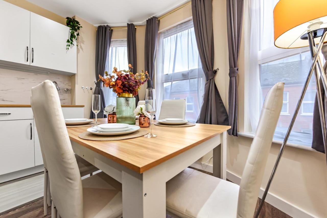 Family Friendly, Zone 2, 2 Beds, Overground Apartamento