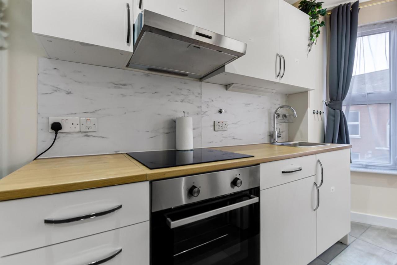 Family Friendly, Zone 2, 2 Beds, Overground Londres