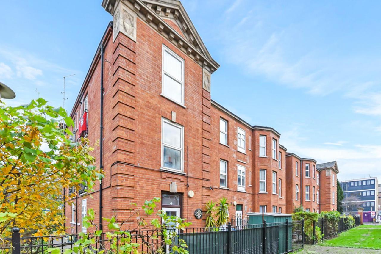 Family Friendly, Zone 2, 2 Beds, Overground Apartamento