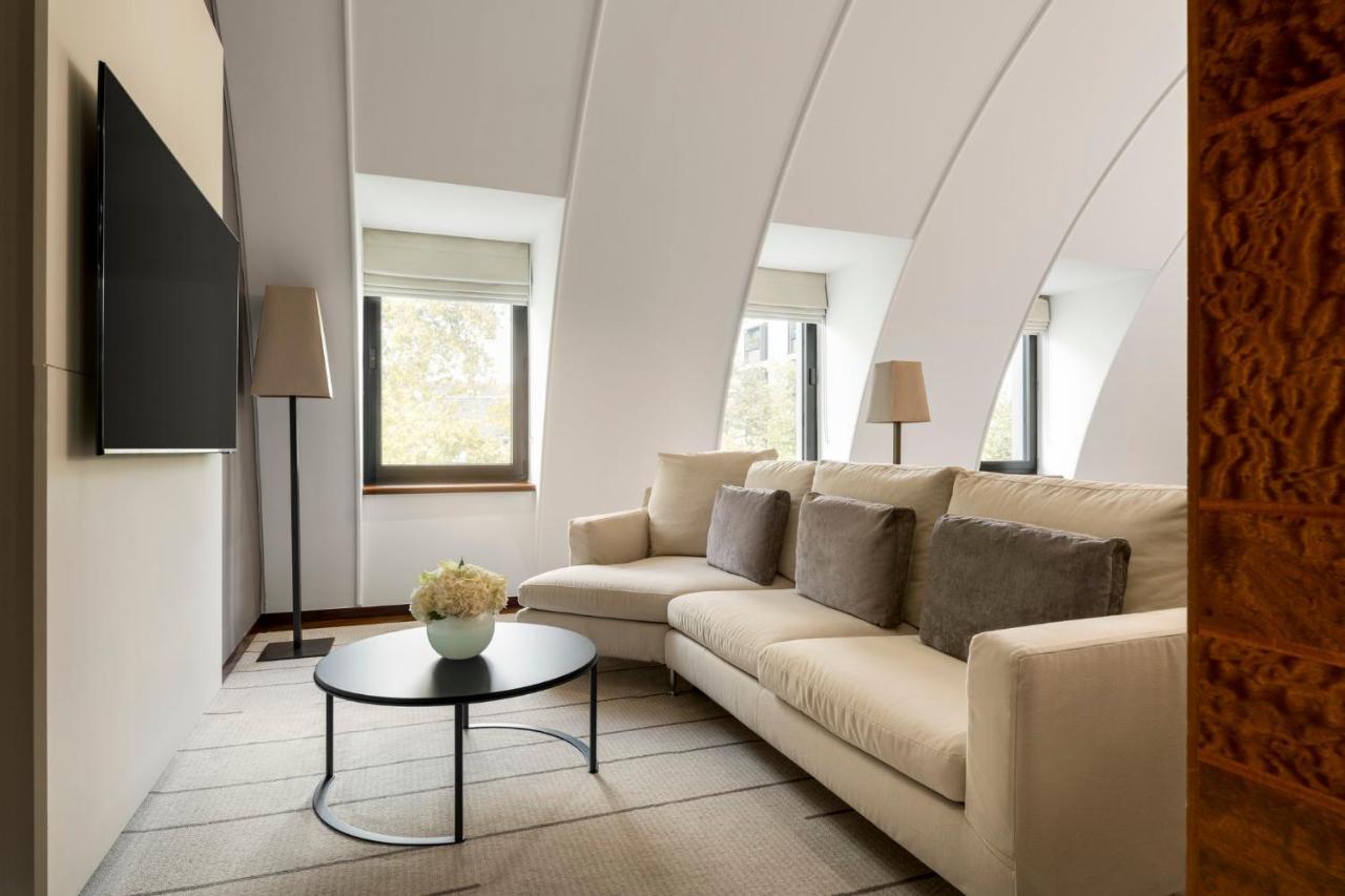 The Halkin 5*