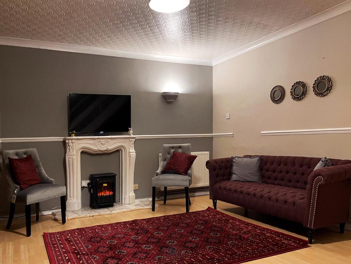 Vintage 3 Bedroom House Near Catford - 1 Double Bed, 3 Single Beds, Max 5 People Appartement