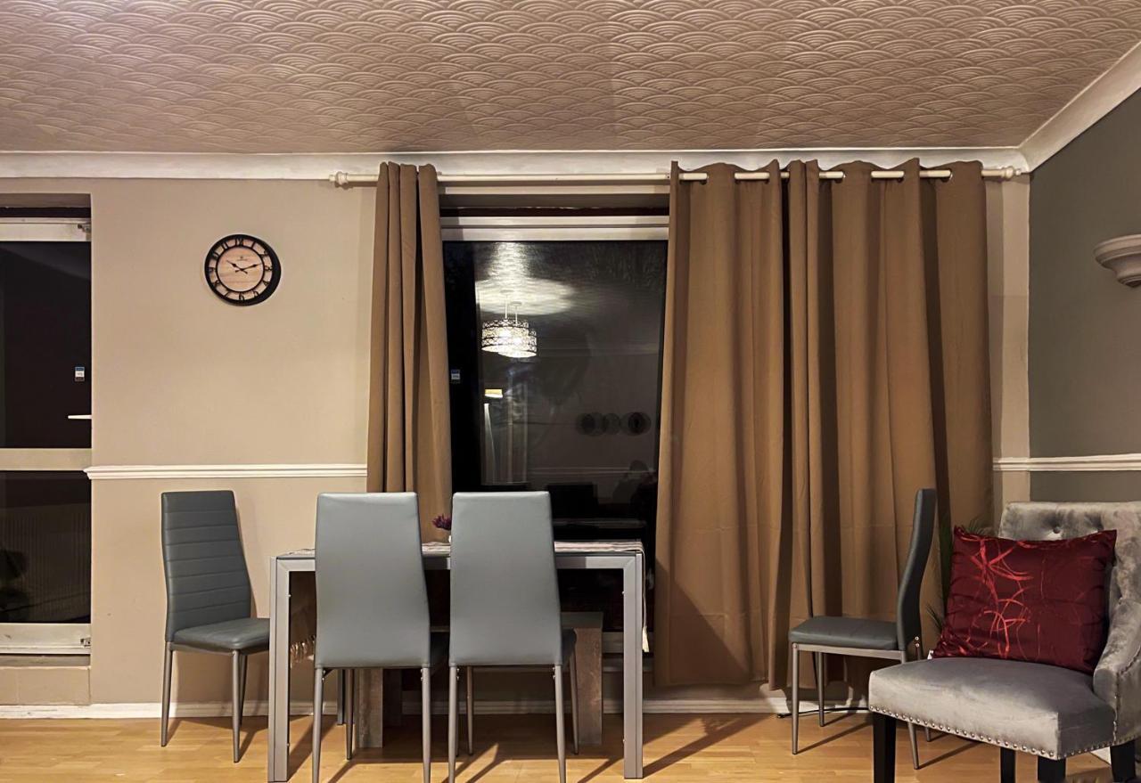Vintage 3 Bedroom House Near Catford - 1 Double Bed, 3 Single Beds, Max 5 People Appartement *