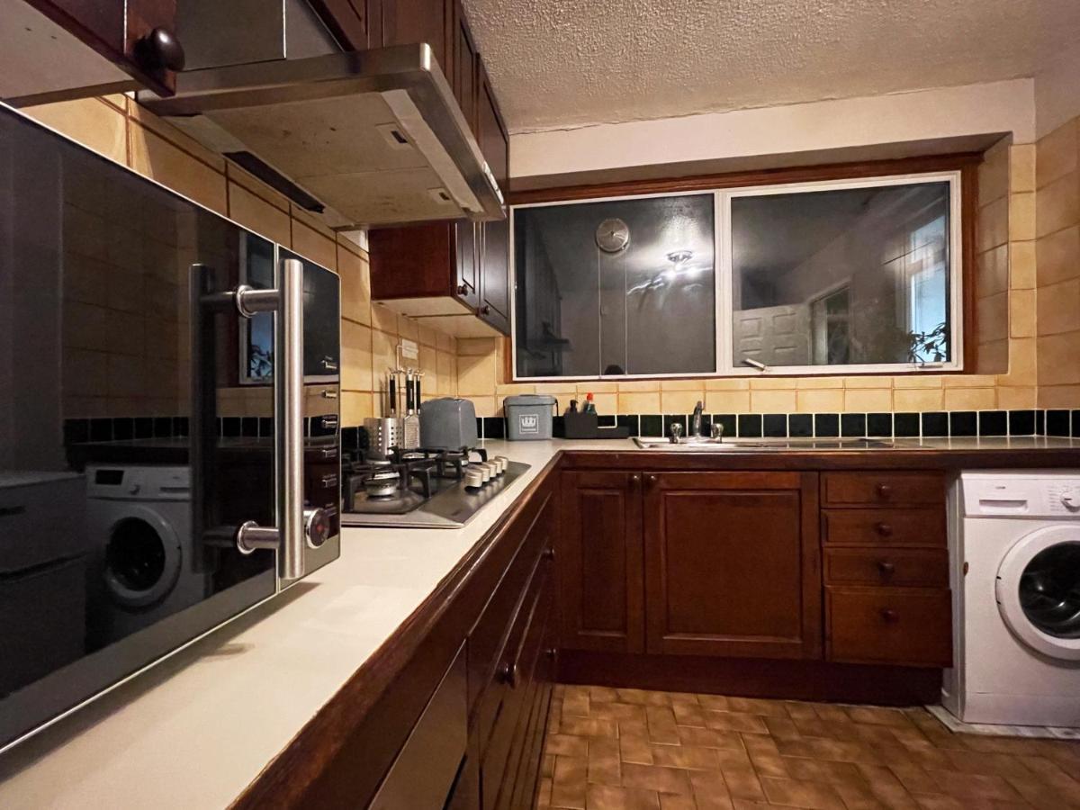 Appartement Vintage 3 Bedroom House Near Catford - 1 Double Bed, 3 Single Beds, Max 5 People