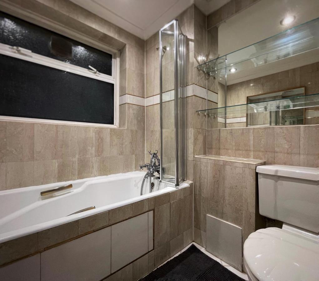Vintage 3 Bedroom House Near Catford - 1 Double Bed, 3 Single Beds, Max 5 People Appartement *