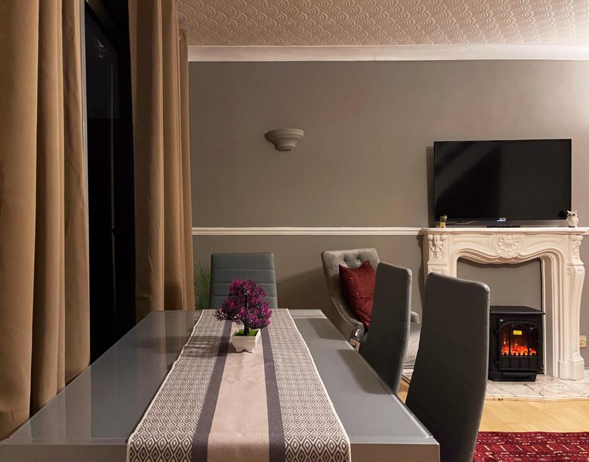 Appartement Vintage 3 Bedroom House Near Catford - 1 Double Bed, 3 Single Beds, Max 5 People *