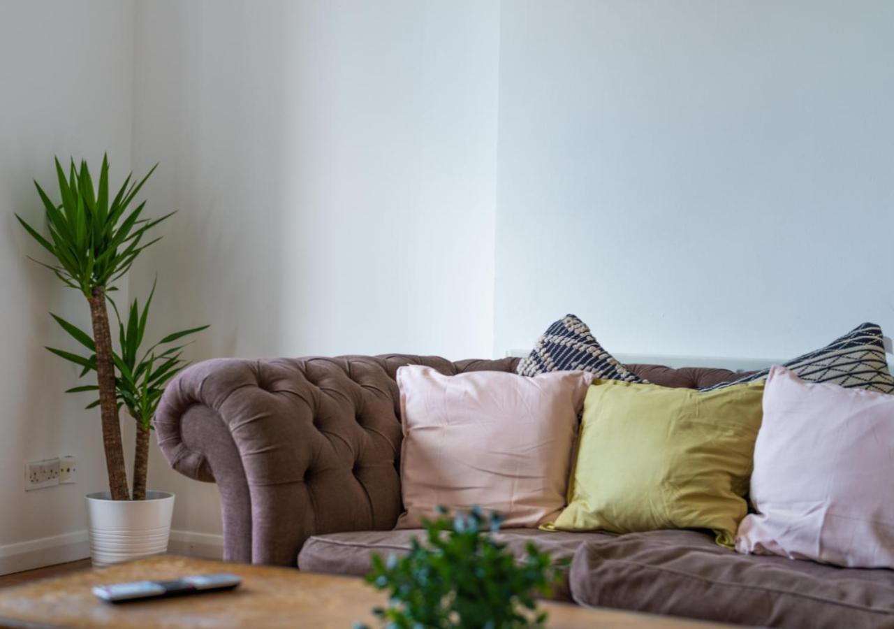 Spacious Cricklewood Sleeps 4 London